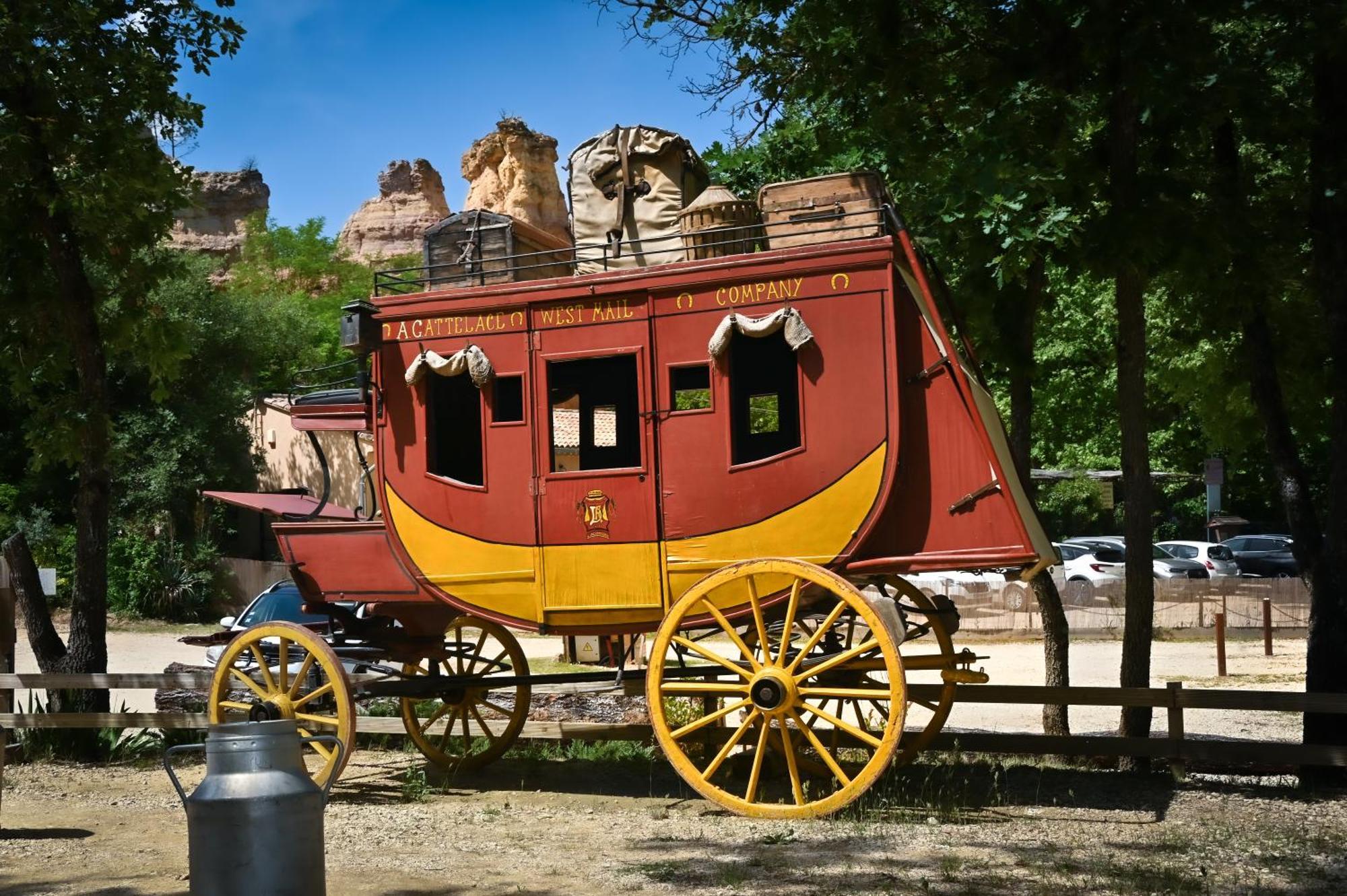 Camping Le Colorado Рустрел Екстериор снимка