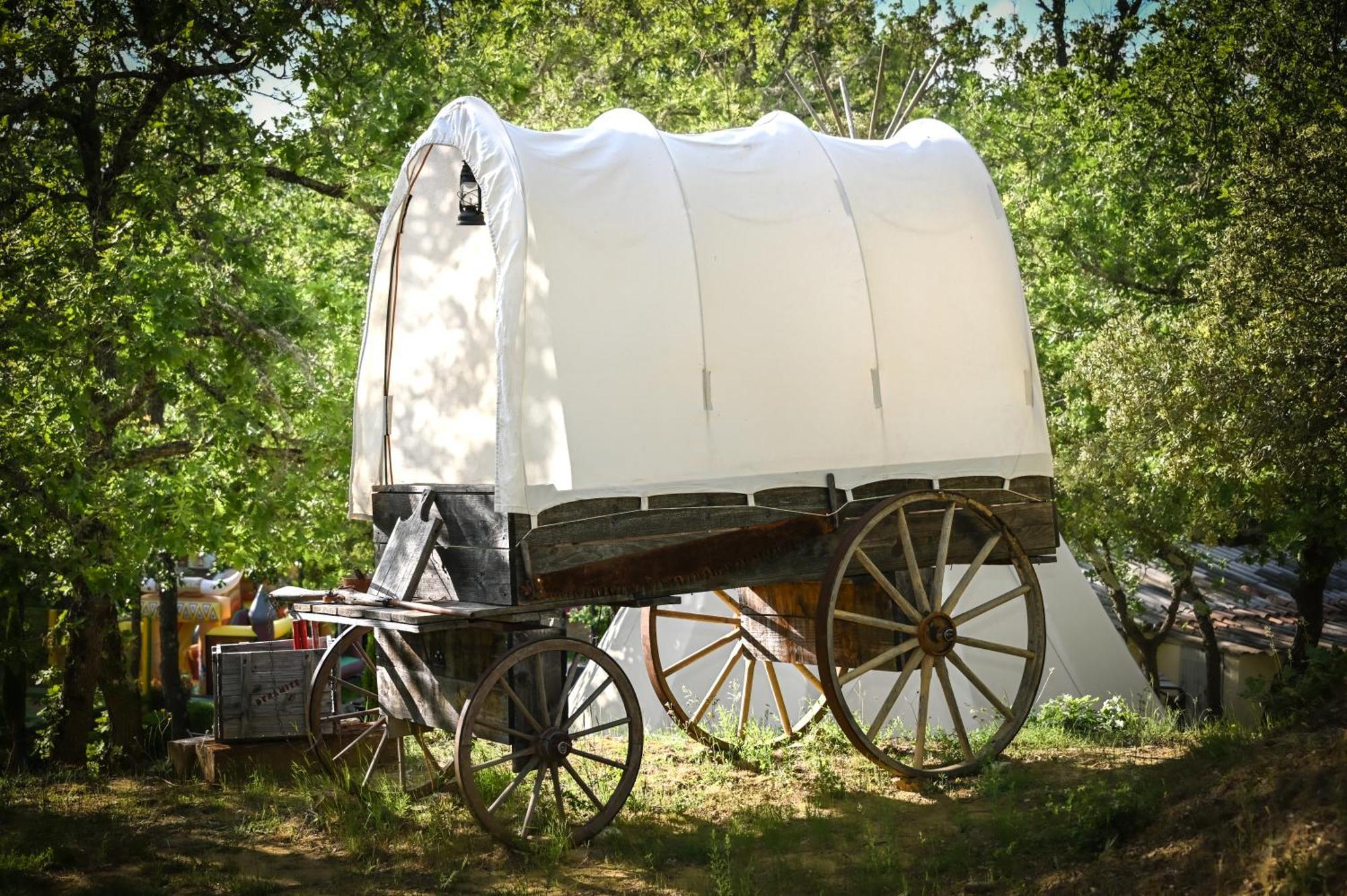 Camping Le Colorado Рустрел Екстериор снимка